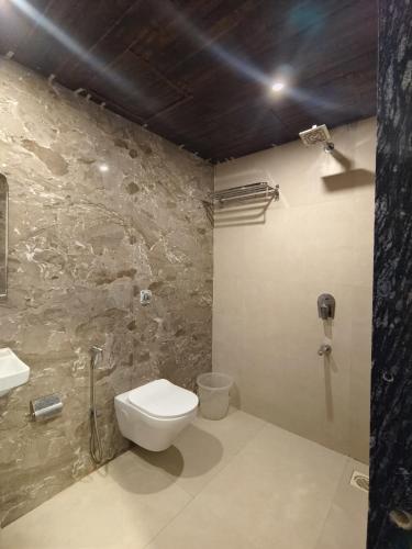 Un baño de Hotel Grace V