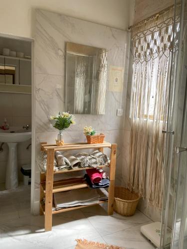 Koupelna v ubytování Room for 3 in Hamrun- ideal for students, family or vacation