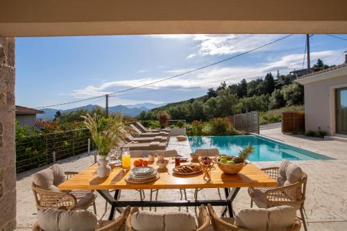 Πισίνα στο ή κοντά στο Veramente Villas With Sea view