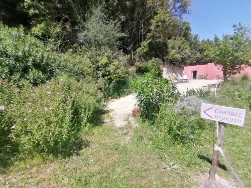 Photo de la galerie de l'établissement Hacienda chambre terrasse parking boîte à clés, à Patrimonio