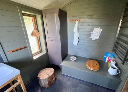 Příslušenství pro přípravu čaje a kávy v ubytování Brinkbacken, helt hus, fantastisk utsikt, stor tomt!