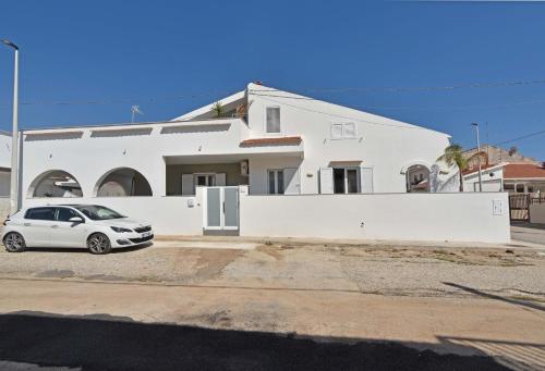 Το κτήριο όπου στεγάζεται  η παραθεριστική κατοικία