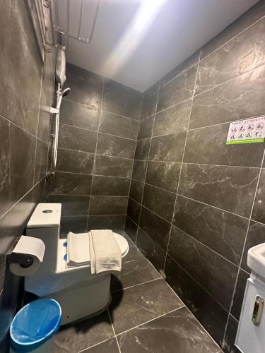 Bilik mandi di SS Grey inn Bukit Bintang