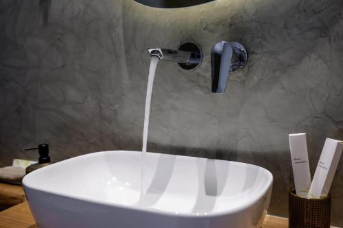 Un baño de Agia Irini