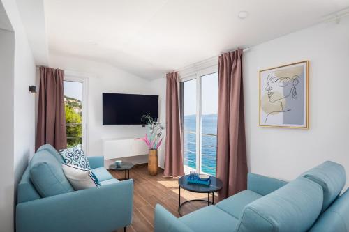 Duplex Laurentis - private pool - beachfront - newly built