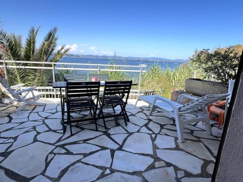 La Madrague Waterfront Cottage