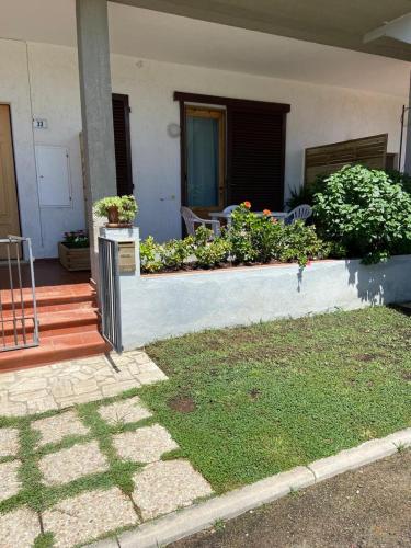Taman di luar Casa Geranio 2