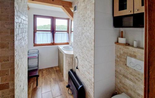 Η κουζίνα ή μικρή κουζίνα στο Two-Bedroom Holiday Home In Stawiguda