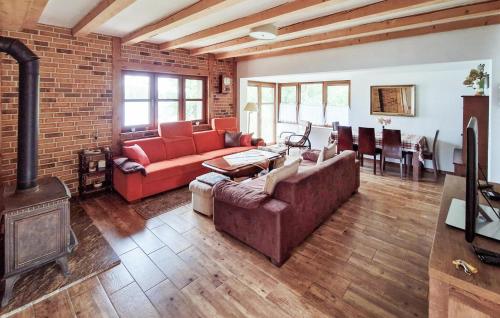 Ruang duduk di Two-Bedroom Holiday Home In Stawiguda