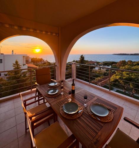 Unick Seaview Luxury Living