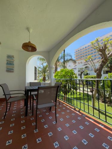 En balkon eller terrasse på Benalmádena coastal apartment