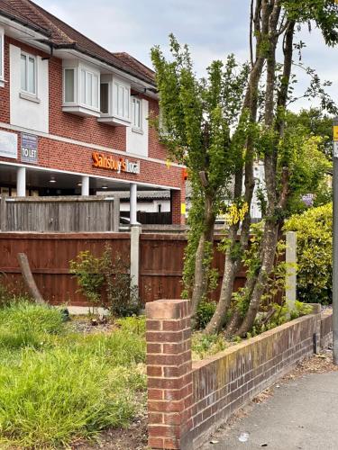 Κήπος έξω από το 77Co-Guesthouse by Bexleyheath