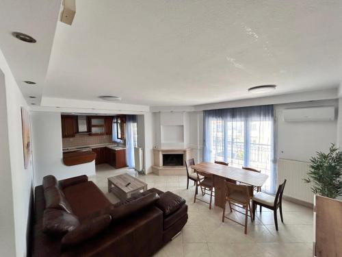 Riviera Apartment II