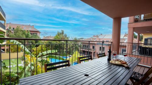 Deluxe Living Pool Oasis by LovelyStay