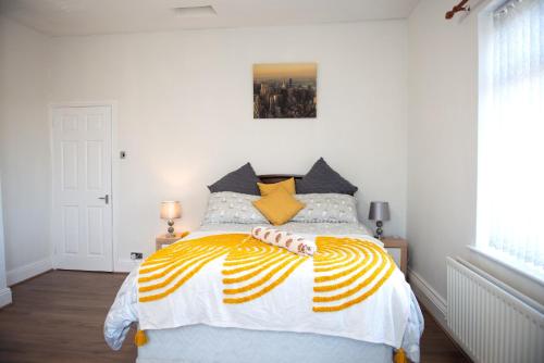 Una cama o camas en una habitación de Pitchdip Accommodation
