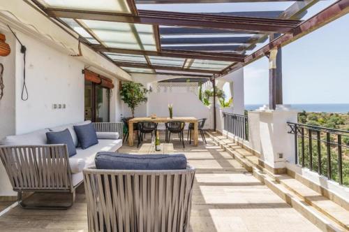 Beautiful Penthouse with Seaview in Pueblo Monteros