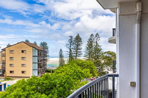 Belaire Place Motel Apartmentsにあるバルコニーまたはテラス
