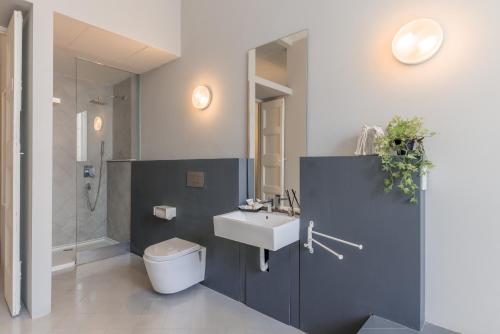 A bathroom at CHARM EL MALTA - Spacious 1BR Apartment