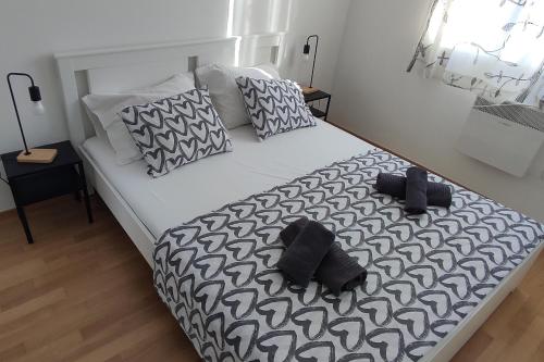Apartments with parking space Zadar - 21550