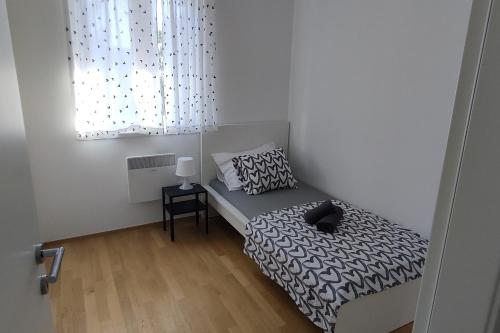 Apartments with parking space Zadar - 21550