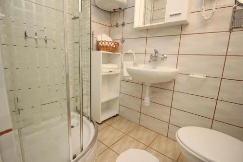 Apartments with parking space Baska, Krk - 24408