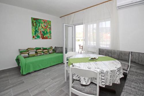 Apartments with parking space Baska, Krk - 24409