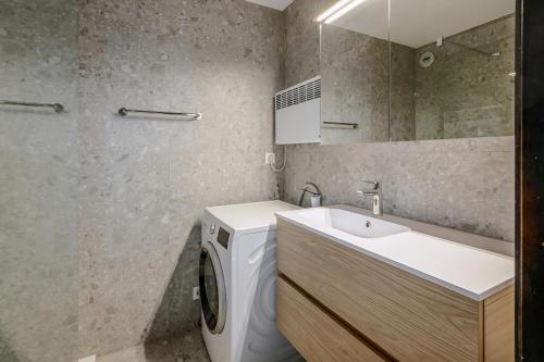 Ένα μπάνιο στο Gari 0102