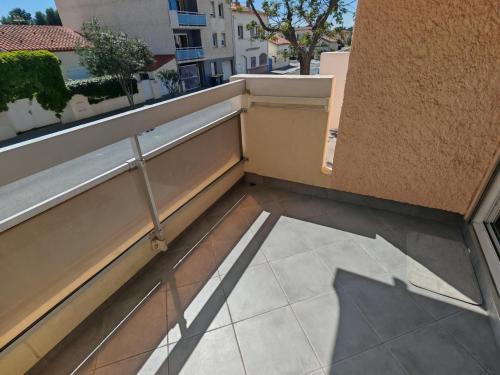 Photo de la galerie de l'établissement Appartement rénové à 350 m de la plage à Canet-en-Roussillon - FR-1-732-105, à Canet