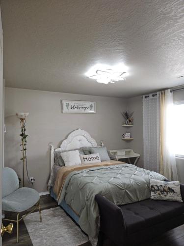 Gallery image of spare private luxury room in Pasco