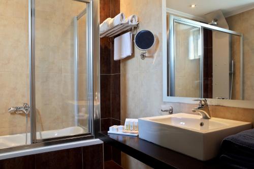 Un baño de Olympia Golden Beach Resort & Spa