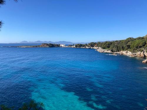 Beautiful apartment 82m2, WiFi, Air conditioning, sea view & pool & tennis