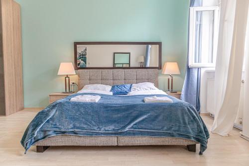 Elegant 2BR Apartment for 6P, Good for Longstays