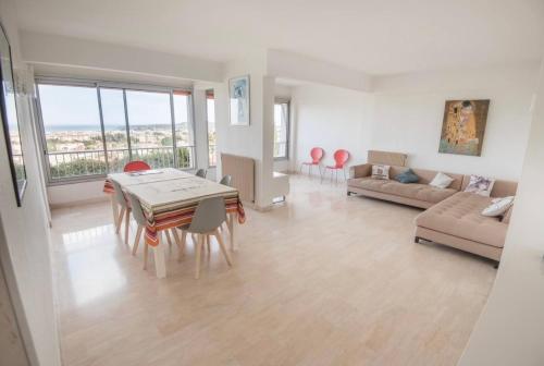 Beautiful apartment 82m2, WiFi, Air conditioning, sea view & pool & tennis