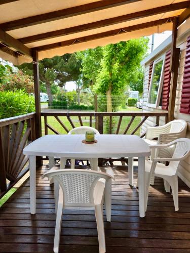 Photo de la galerie de l'établissement Séjour détente en mobil home, à 800m de la plage, à Valras-Plage