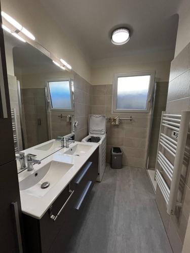 Maison T4 plain pied climatisée avec une belle terrasse ombragée 6AVR44
