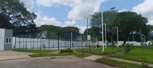 En have udenfor Casa de Reyes