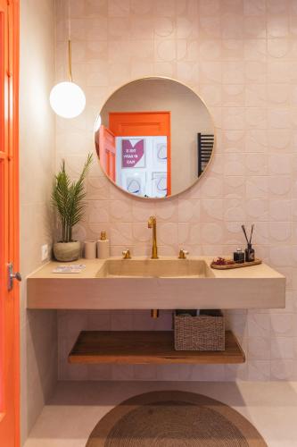 Artistic Apartment In The Center Of Town