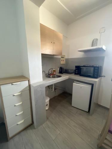 Φωτογραφία από το άλμπουμ του Leon Lux Apartment στον Περίβολο
