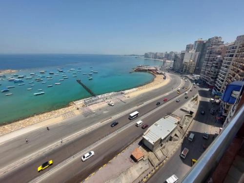 شقة 125م ViPبحر مباشر ميامى د10