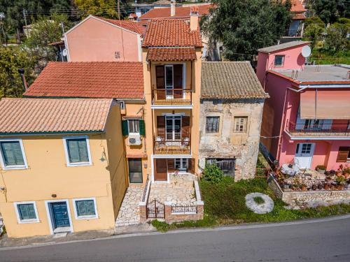 Το κτήριο όπου στεγάζεται  το διαμέρισμα