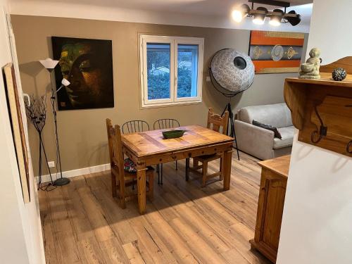 Photo de la galerie de l'établissement Villa dans la forêt provençale, à Jouques