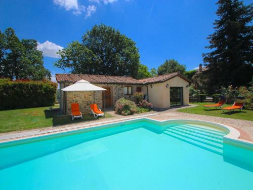 Bazén v ubytovaní Exquisite Villa in San Venanzo with Private Pool alebo v jeho blízkosti