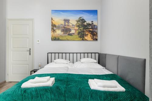 Downtown Apartment House Green