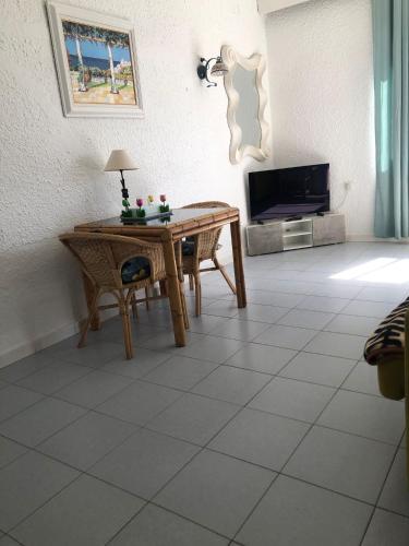 Skol Apartments Marbella - One Bedroom - Pool and Sea Views