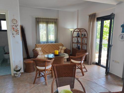 Gallery image of Electra's Beach Front Apartment in Nea Skioni in Nea Skioni