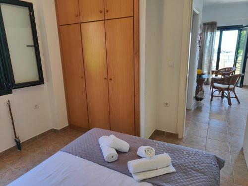 Gallery image of Electra's Beach Front Apartment in Nea Skioni in Nea Skioni