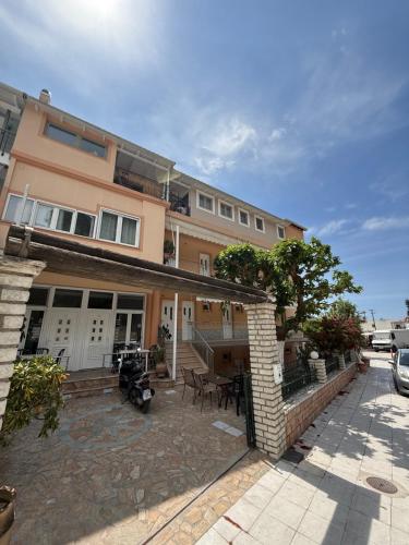 Fiore House