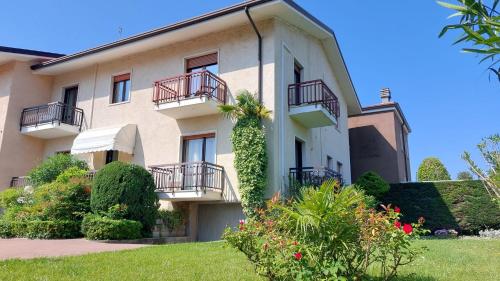 Gallery image of Primula Holiday Apartment - a 50 m dal lago in Lazise