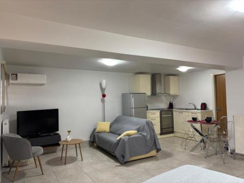 Nancy's Apt