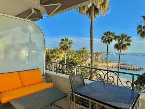 1-bedroom apartment with balcony and sea view on La Croisette